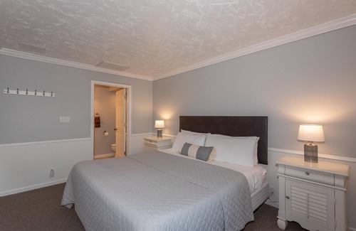 Nashville Hotel | 1BR, 1BA Luxury Hot tub Suite