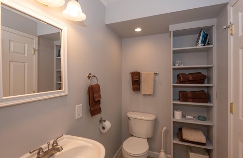 Nashville Hotel | 1BR, 1BA Luxury Hot tub Suite