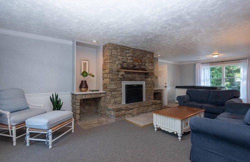 Nashville Hotel | 1BR, 1BA Luxury Hot tub Suite