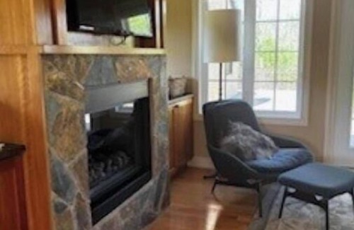 Bearspaw Apartment | 1BR 1Bath Home in Calgary.
