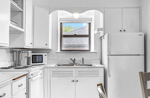 Cedarburg Apartment | 1BR/1BTH Apt/Beautifully Renovated/Walk to Downtown/Festivals/Historic 4 Plex