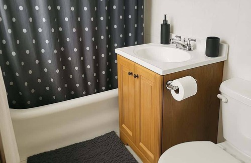 Cragin Apartment | 1BR Airy Apartment w/Wi-Fi