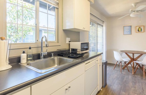East Side Costa Mesa Apartment | 1BR Apartment in Costa Mesa