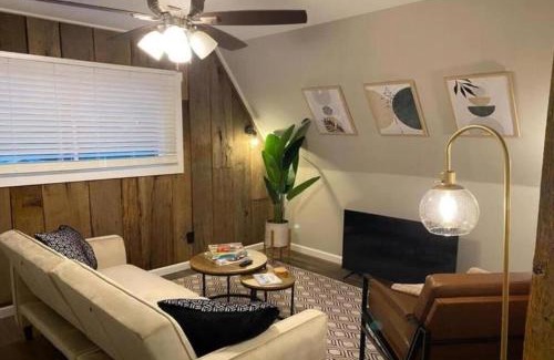 Jonesville Apartment | 1BR Apartment near Ark Encounter with Parking