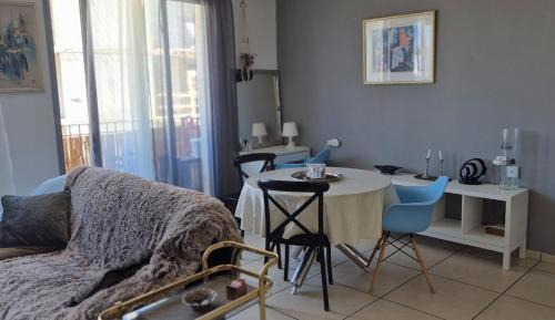 Jaffa Apartment | 1BR Apartment with Mamad Bedroom and Parking, 250 m to the Sea and Flea Market