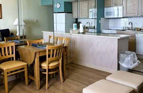 Virginia Beach Condo | 1BR Boardwalk Stay/Ocean Views