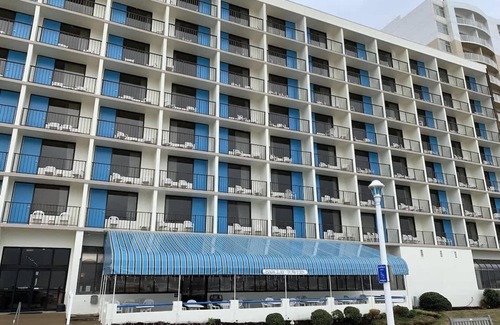 Virginia Beach Condo | 1BR Boardwalk Stay/Ocean Views