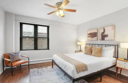 Hyde Park Apartment | 1BR Chic and Cozy Apartment in Chicago - Hyde Park 408