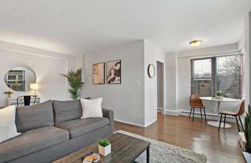 Hyde Park Apartment | 1BR Chic and Cozy Apartment in Chicago - Hyde Park 408