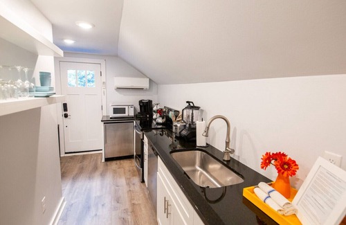 Capital View Apartment | 1BR close to hospitals