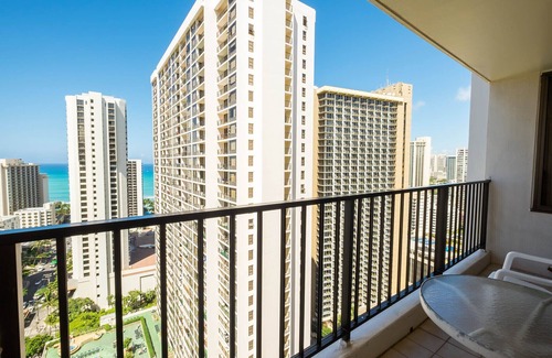 Diamond Head - Kapahulu - St. Louis Condo | 1BR Condo near Waikiki Beach w/Private Lanai