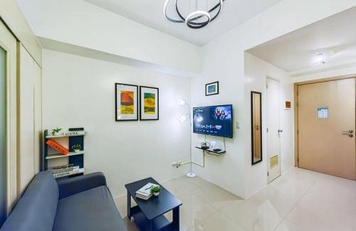 Barangka Ilaya Apartment | 1BR Condotel with Balcony at SM Light Residences #LT06