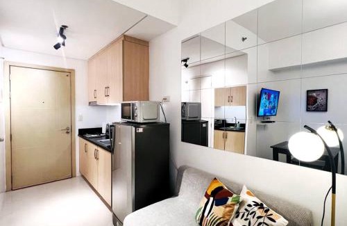 Barangka Ilaya Apartment | 1BR Condotel with Balcony at SM Light Residences #LT01