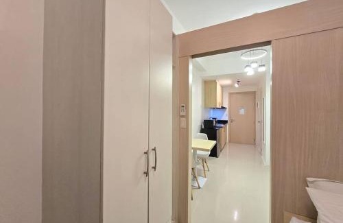 Barangka Ilaya Apartment | 1BR Condotel with Balcony at SM Light Residences #LT08
