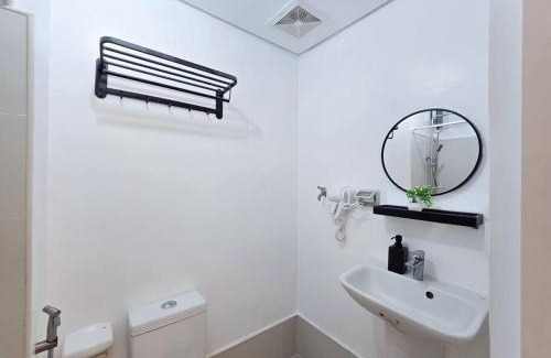 Barangka Ilaya Apartment | 1BR Condotel with Balcony at SM Light Residences #LT08