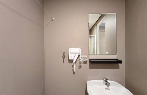 Barangka Ilaya Apartment | 1BR Condotel with Balcony at SM Light Residences #LT10
