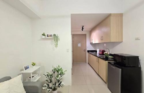 Barangka Ilaya Apartment | 1BR Condotel with Balcony at SM Light Residences #LT11
