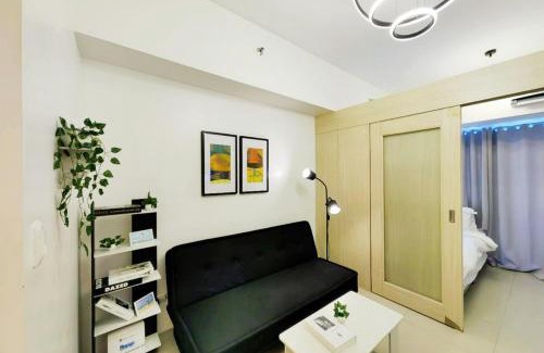 Barangka Ilaya Apartment | 1BR Condotel with Balcony at SM Light Residences #LT05-1