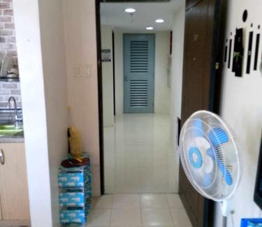 Pio del Pilar Apartment | 1BR-corner unit at Laureano di Trevi Makati