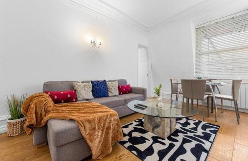 Knightsbridge Apartment | 1BR Harrods Hydepark Knightsbridge KB91
