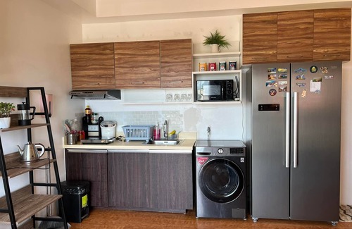 Matandang Balara Condo | 1BR near Diliman W/Cable Wifi YouTube and Netflix