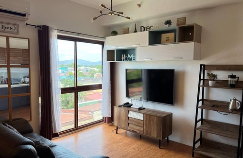 Matandang Balara Condo | 1BR near Diliman W/Cable Wifi YouTube and Netflix