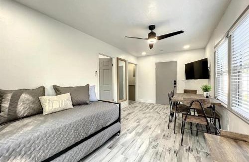 Orlando House | 1br Orlando Studio Kitchenette Pets Ok