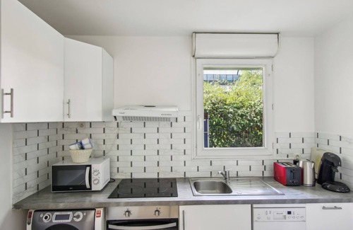 Saint-Denis Apartment | 1BR Paris 10th Gare du Nord Stade France