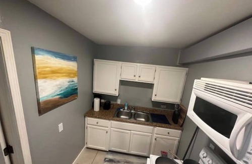 Bay City Apartment | 1BR Retreat: 2 BD Beach & Shops