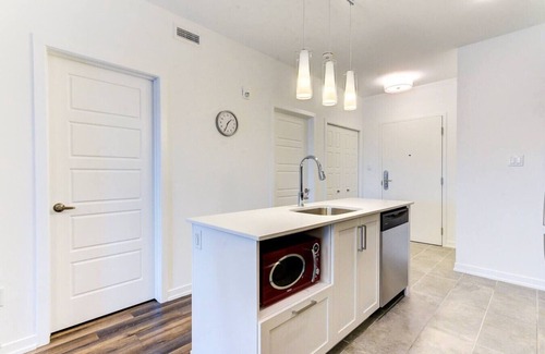 Kanata Lakes - Marchwood Lakeside - Morgan's Grant - Kanata Apartment | 1BR Retreat with Terrace near Canadian Tire Centre