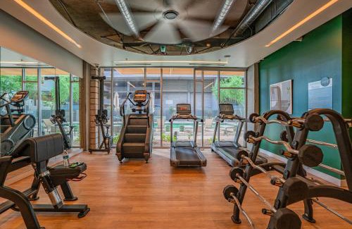 Evans Churchill Apartment | 1BR, Roosevelt Row , Gym,Pool,Parking