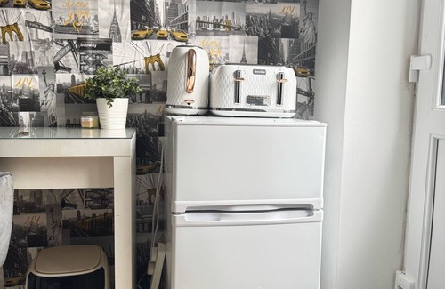 North End House | 1BR-Sleeps2-Parking-NearLondon-Central
