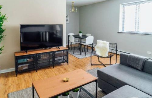 Lake View East Apartment | 1BR Stylish Apartment, Perfect for Getaway - Oakdale 201