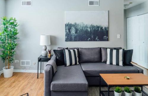 Lake View East Apartment | 1BR Stylish Apartment, Perfect for Getaway - Oakdale 201