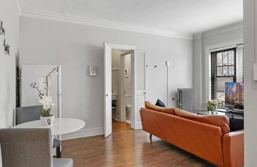 Hyde Park Apartment | 1BR Stylish & Modern Chicago Apartment - Kenwood 508 rep