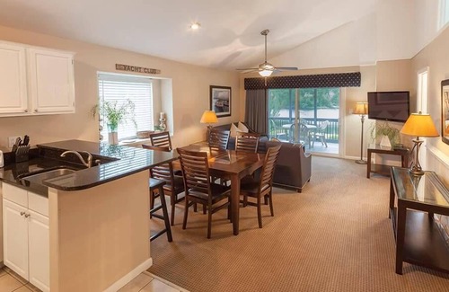 Fairfield Harbour Condo | 1br Tranquil Condo Outdoor Gold & River Fun!