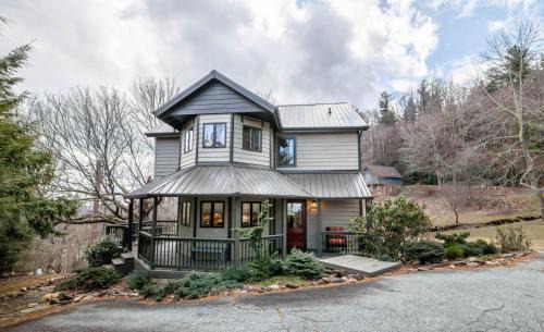 Blowing Rock House | 1eight3 Retreat