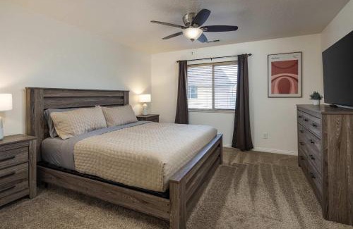 Moab South Valley House | 1L Top Floor Moab RedCliff Condo POOL & HOT TUB