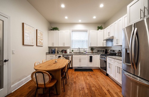Brewers Hill House | 1Mi to DT/Brewers Hill/Deck/Gym/65” TV!/AC and Heat/W&D