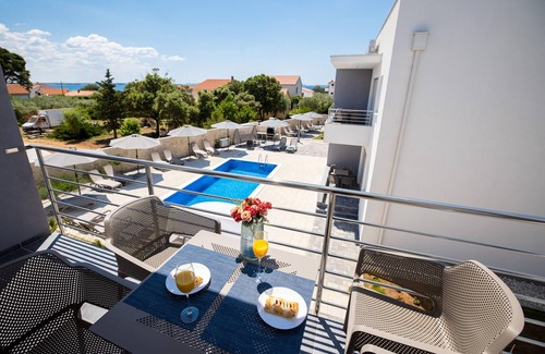 Vir Apartment | 1oak Rentals
