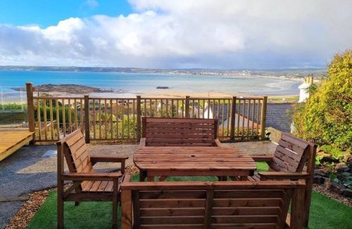 Marazion House | 1Rosemount -Marazion - Iconic view of St Michaels Mt, Sea, Beach, 2xParking, Netflix Prime