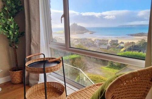 Marazion House | 1Rosemount -Marazion - Iconic view of St Michaels Mt, Sea, Beach, 2xParking, Netflix Prime