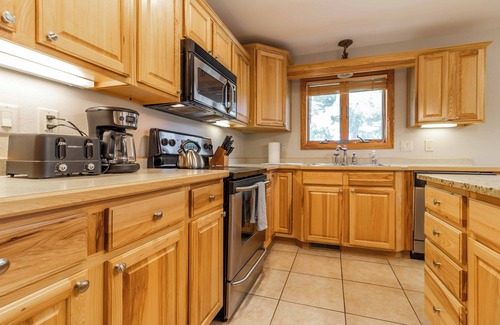 Arkdale Condo | 1st floor 3BR/2BA Northern Bay Resort Condo - Castle Rock Lake - Pool Beach Golf