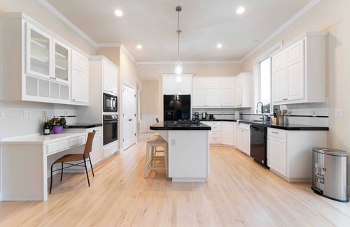 Northwest Portland House | 1st Floor BR｜Garage&Street Parking｜Dedicated Workspace｜Spacious Backyard #42048