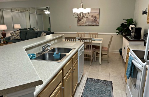 Calabash Condo | 1st Floor Condo Minutes to Sunset Beach - Beach and Golf Villa - Sleeps up to 6!