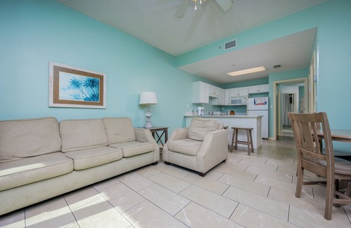 Gulf Shores Condo | 1st FLOOR! Hotel Suite on the BEACH! Phoenix HOTEL! Full Kitchen!