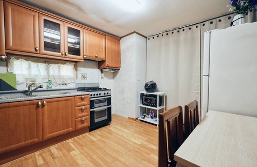 Myeongdong House | ♠1st Floor & No Uphill♠ Spacious Family House