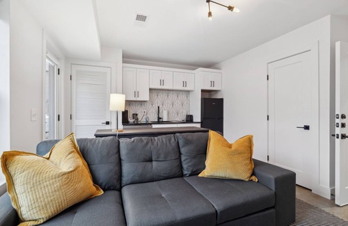 Metrocenter - North Rhodes Park House | 1st Flr Nashville Retreat | Top Spots & Downtown!