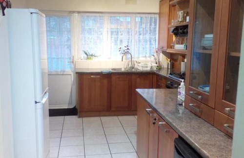 London Borough of Hounslow Apartment | 1st Gold Accommodation