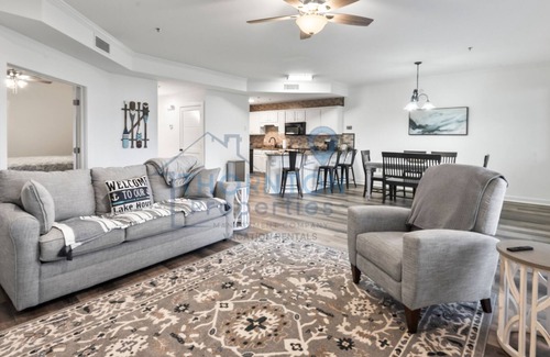 Guntersville Condo | 1st level unit w/communal pool @ Lake Guntersville